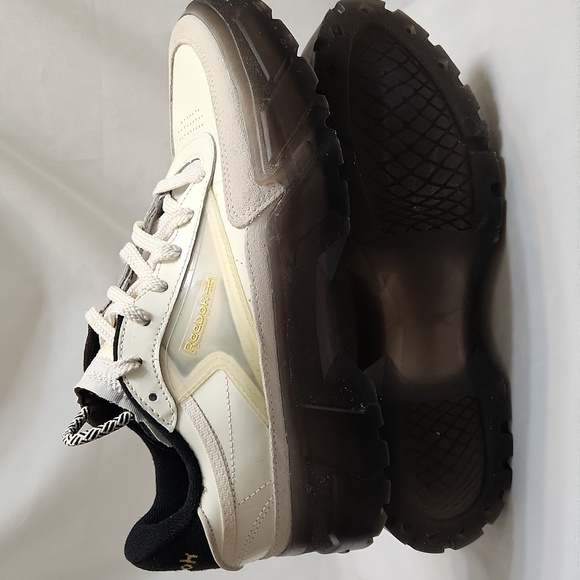 Rebook × Cardi B Club C Birthday Release sneakers (w size 9) - Picture 10 of 13